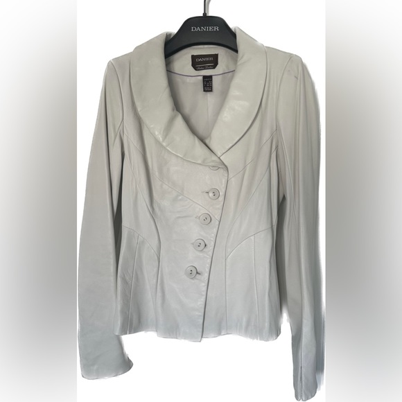 Danier double breasted white leather jacket - Picture 1 of 7